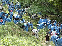 大勢の中学生も参加