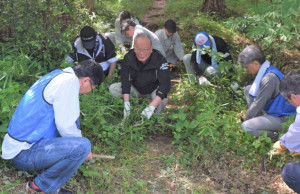 太田市長草刈り